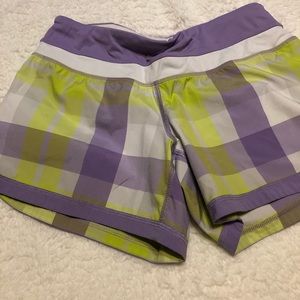 Lululemon running shorts SZ 4